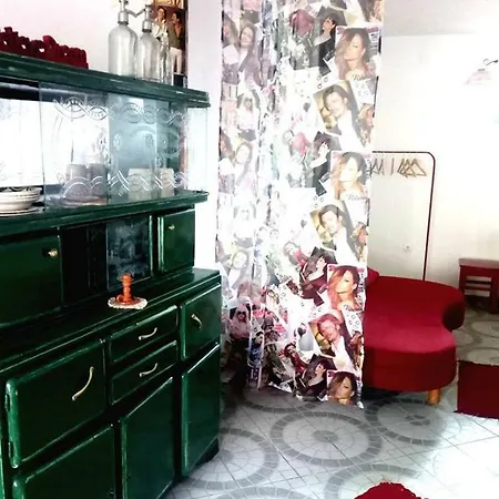 Retro Apartman A Varos Sziveben Apartament Komárom