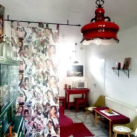Retro Apartman A Varos Sziveben